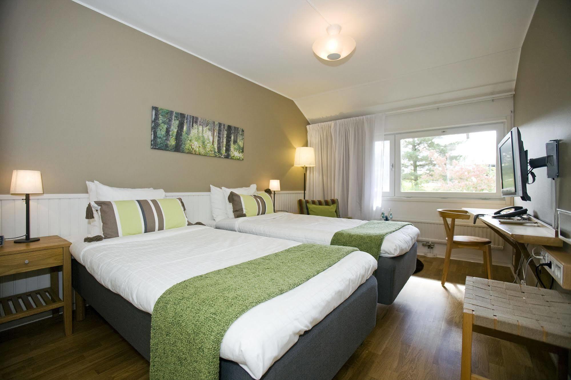 Djuroenaeset Hotell & Konferens Djurhamn 外观 照片
