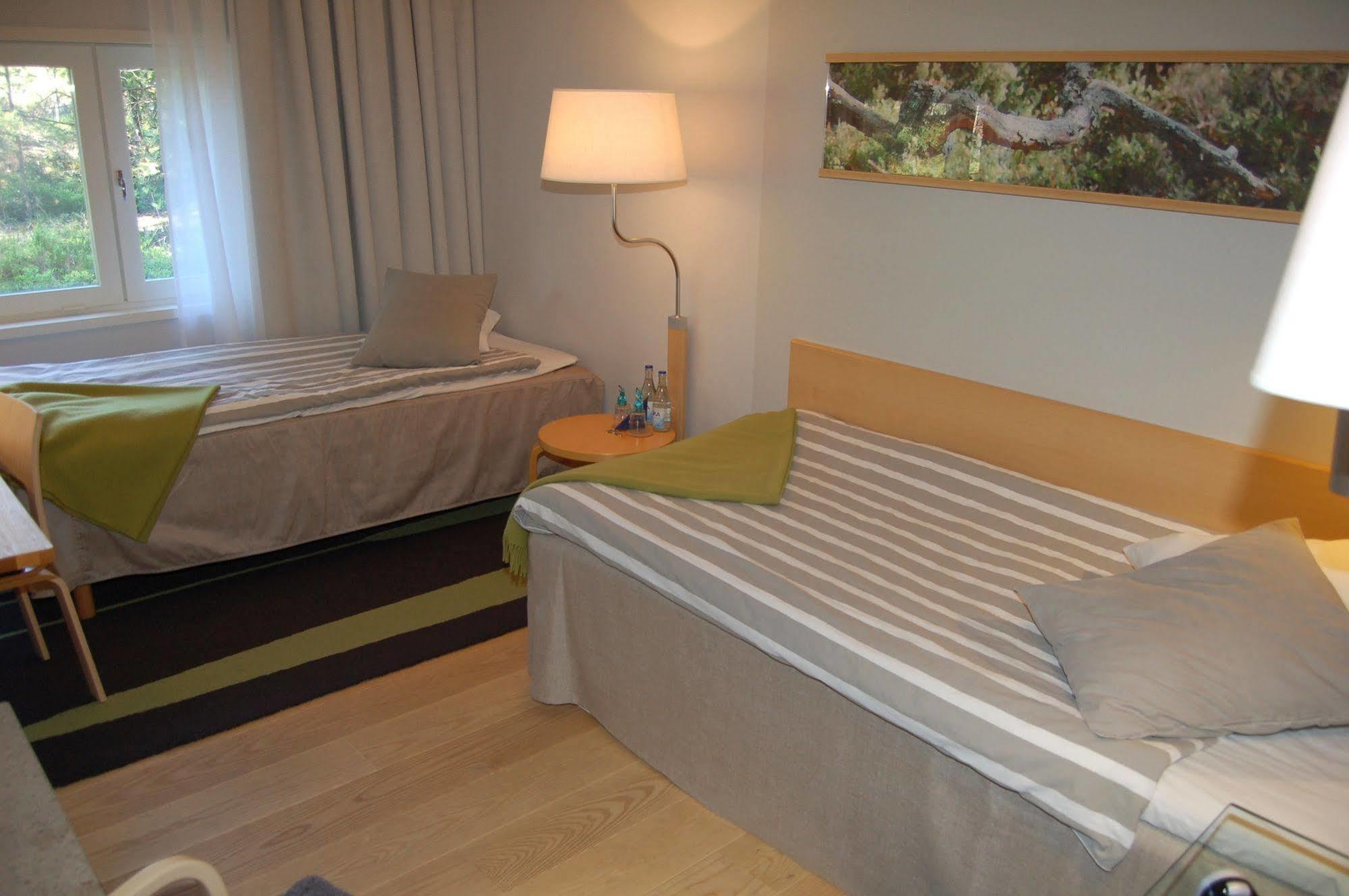 Djuroenaeset Hotell & Konferens Djurhamn 外观 照片