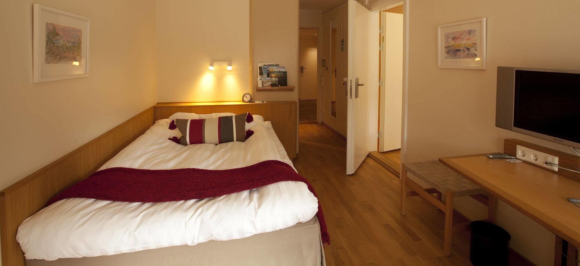Djuroenaeset Hotell & Konferens Djurhamn 外观 照片