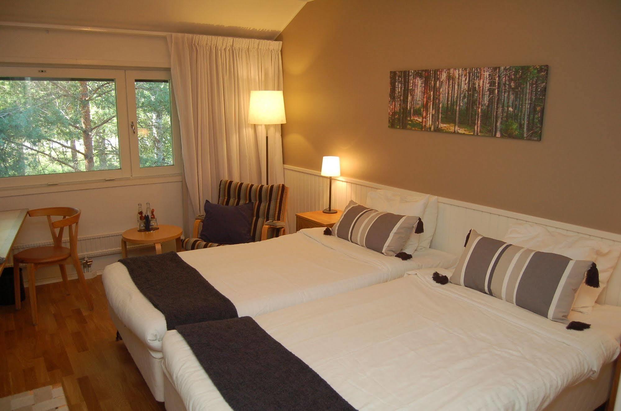 Djuroenaeset Hotell & Konferens Djurhamn 外观 照片